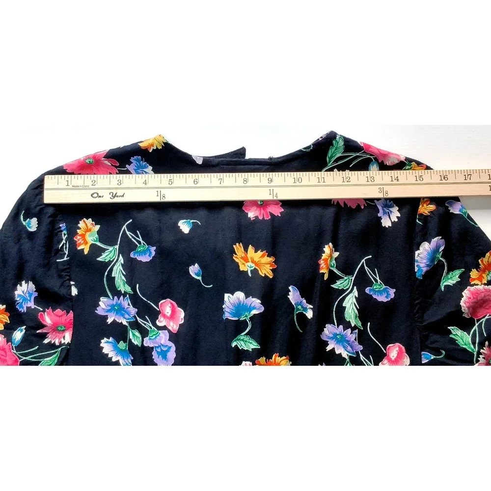 Access Vintage Floral Romper Shorts Women Small Black Short Sleeve‎ Button Front